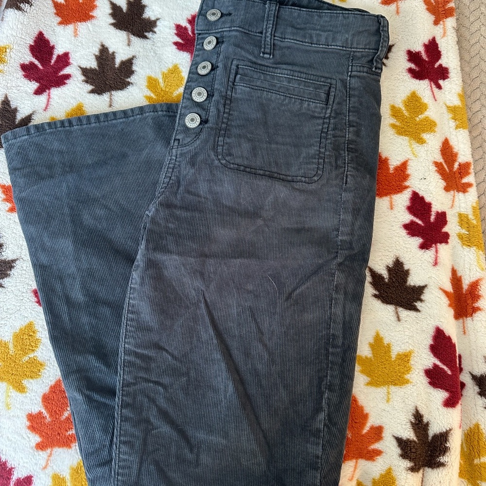 American Eagle Super High Rise Flare Corduroy Grey